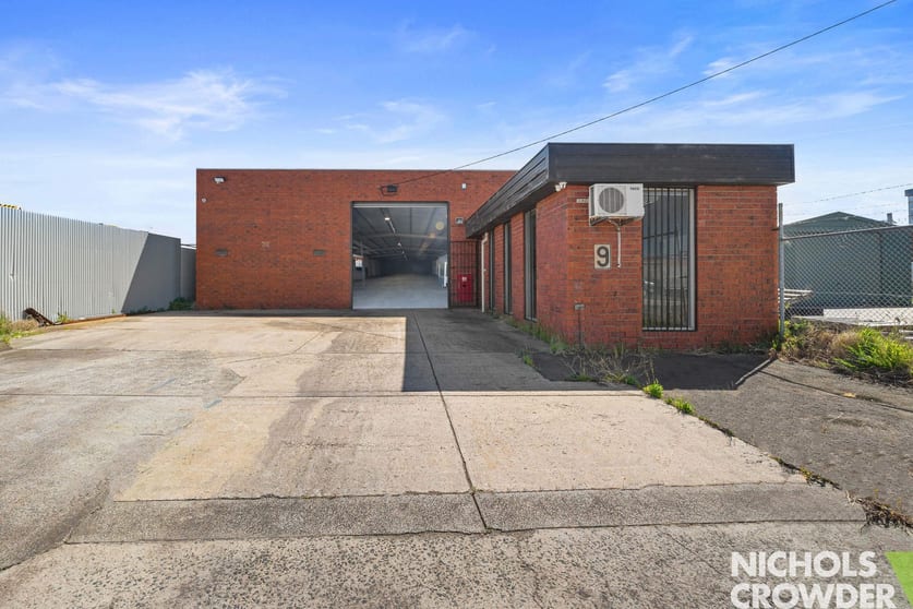 Click to view all images 9 Avlona Street Mordialloc VIC 3195 - Image 1