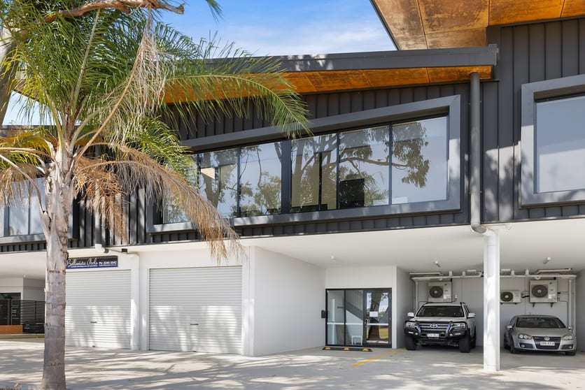 Click to view all images 4/449 Lytton Road Morningside QLD 4170 - Image 1