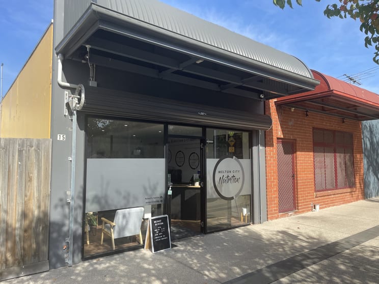 Click to view all images 15 Wallace Square Melton VIC 3337 - Image 2