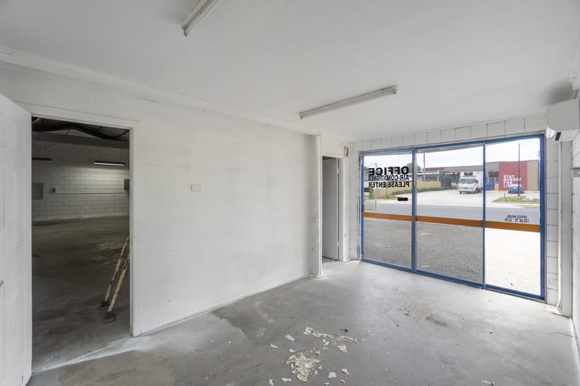 Click to view all images 5 Campbell Street Bundaberg East QLD 4670 - Image 3