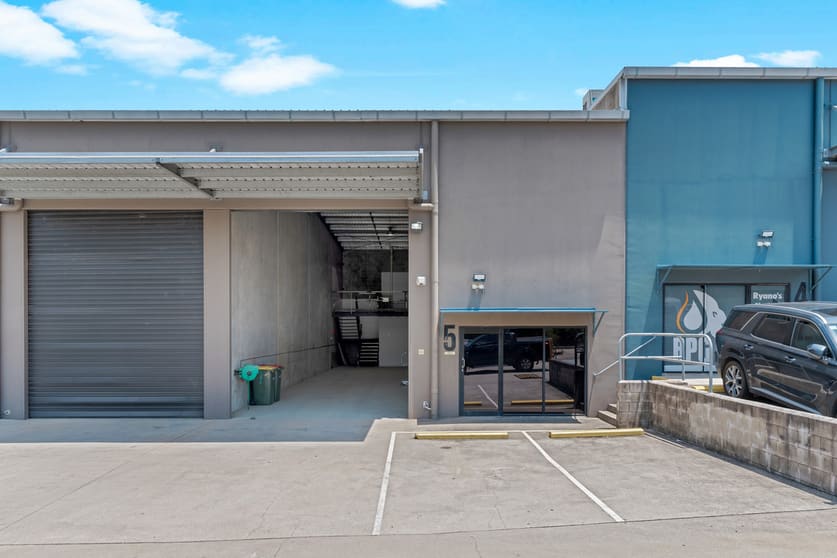 Click to view all images 5/10 Helium Street Narangba QLD 4504 - Image 2