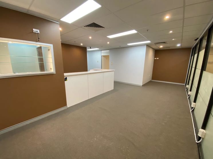 Click to view all images 4/25-29 Hunter St Hornsby NSW 2077 - Image 2