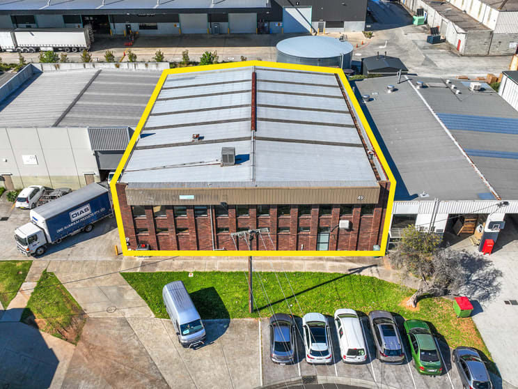 Click to view all images 49 Taunton Drive Cheltenham VIC 3192 - Image 3