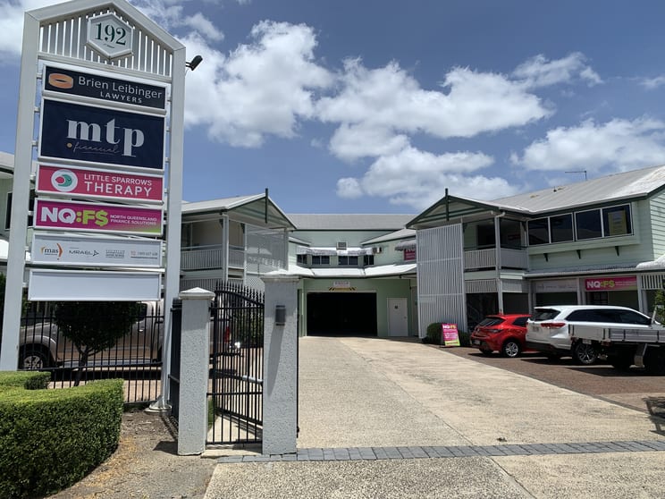 Click to view all images 3/192 Mulgrave Road Westcourt QLD 4870 - Image 1