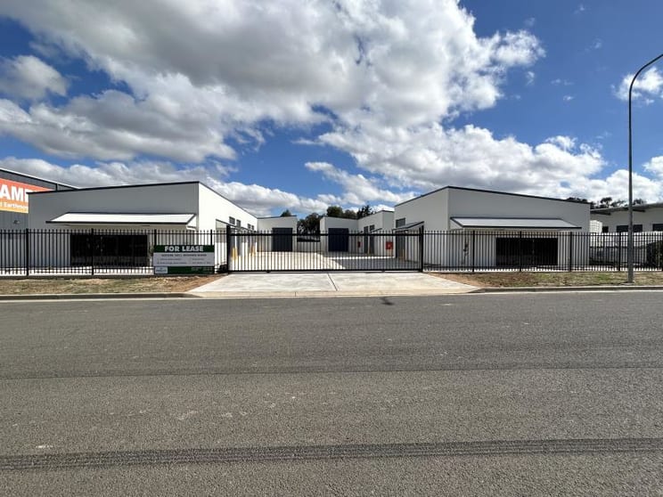 Click to view all images Unit 5/2 Atlas Place Orange NSW 2800 - Image 2