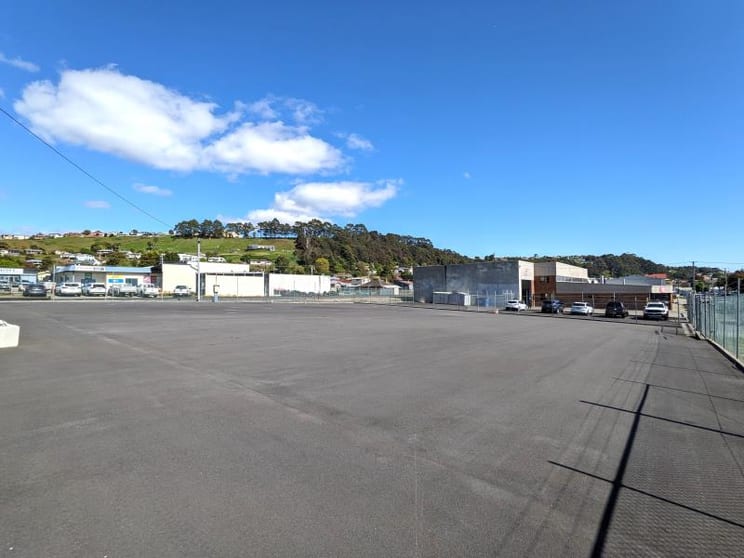 Click to view all images 46 Wellington Street South Burnie TAS 7320 - Image 3
