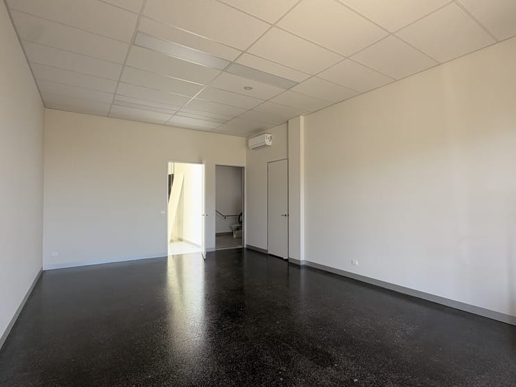 Click to view all images 14 Baldwin Avenue Sunshine North VIC 3020 - Image 3