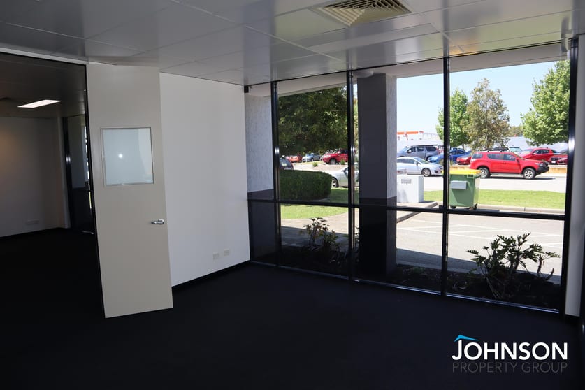 Click to view all images 15A Wheeler Street Belmont WA 6104 - Image 2