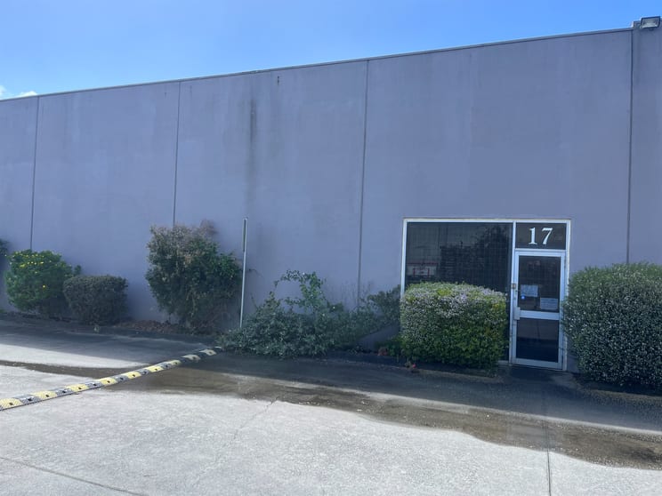 Click to view all images 17 / 6 - 7 NICOLE CLOSE Bayswater VIC 3153 - Image 2