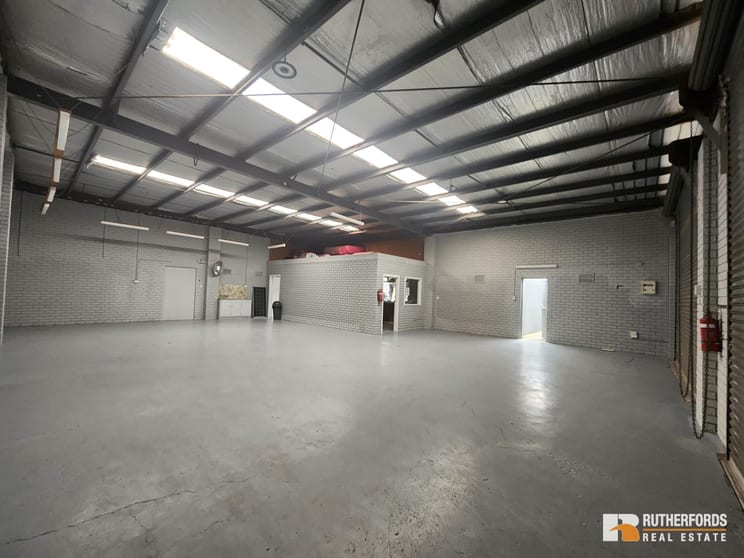118 Munro Avenue Sunshine North VIC 3020 - Image 2