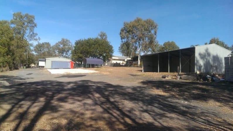 Click to view all images 42 Swanbank Road Raceview QLD 4305 - Image 1