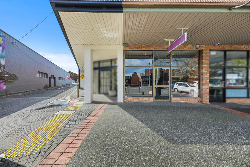 Click to view all images 17 Palmerston Street Warragul VIC 3820 - Image 1