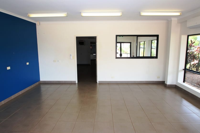 Click to view all images 2/1 Middleton Street Yarrawonga NT 0830 - Image 2