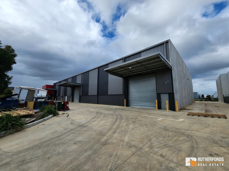 Click to view all images 140 Castro Way Derrimut VIC 3026 - Image 3