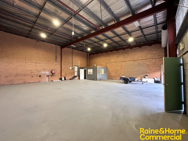 Click to view all images 4/42-44 Essington Street Mitchell ACT 2911 - Image 1