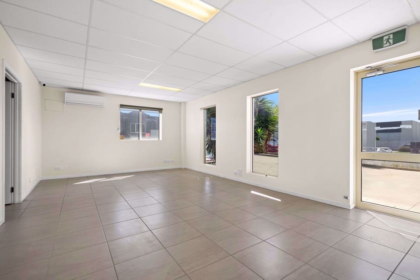 Click to view all images 33 Tarkin Court Bell Park VIC 3215 - Image 3