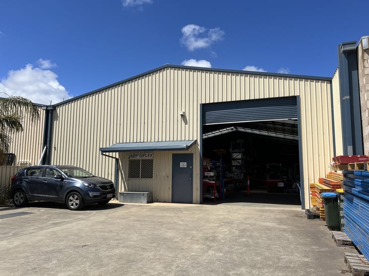 Click to view all images 25 Wing Street Wingfield SA 5013 - Image 2