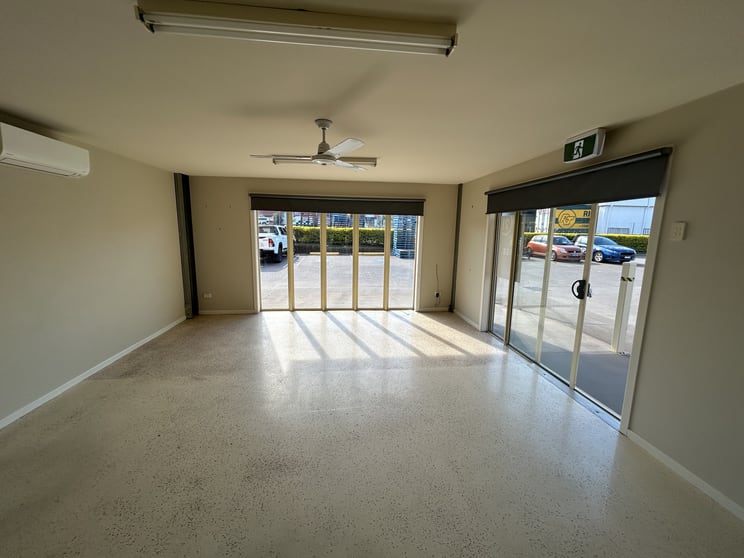 Click to view all images 2/75 Islander Road Pialba QLD 4655 - Image 2