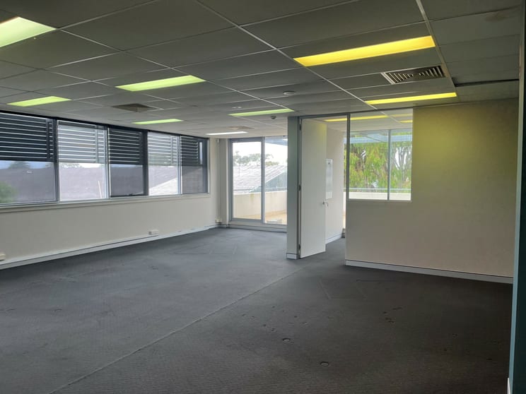 Click to view all images 14/1 Box Road Taren Point NSW 2229 - Image 2