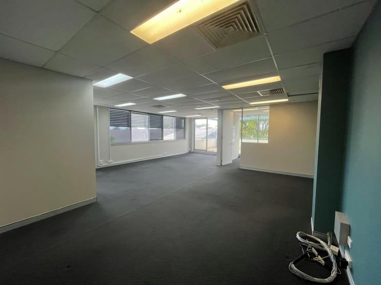 Click to view all images 14/1 Box Road Taren Point NSW 2229 - Image 3