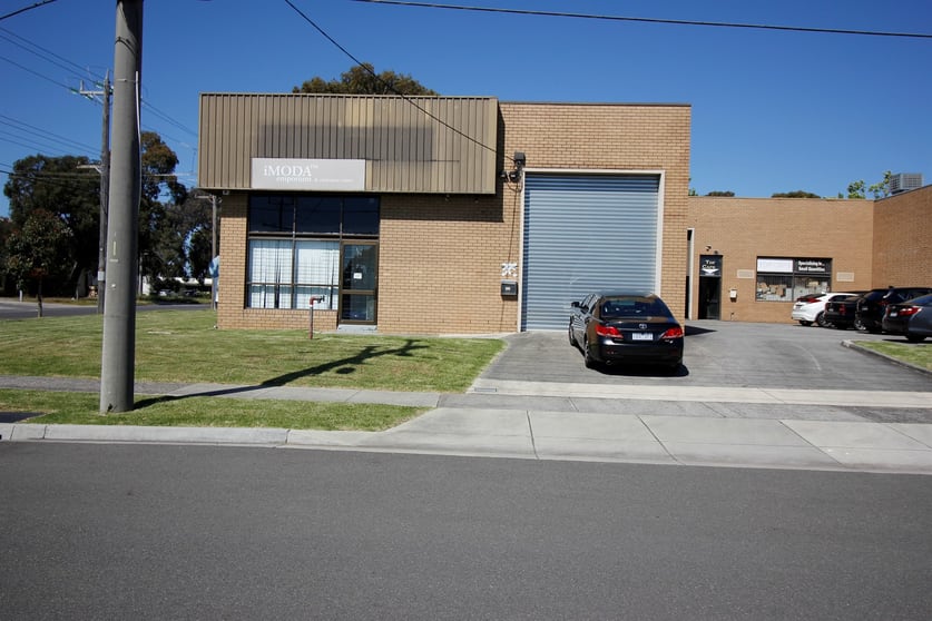 Click to view all images 1/1 Eastgate Court Wantirna VIC 3152 - Image 2