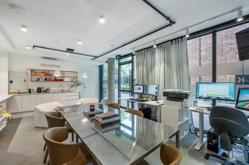 Click to view all images 4 Mansard Lane Collingwood VIC 3066 - Image 3