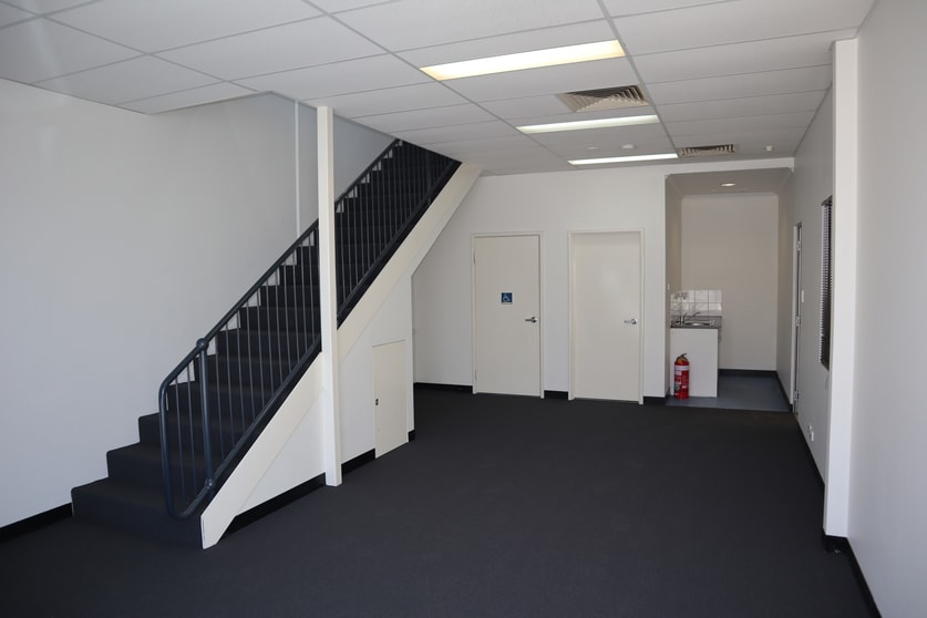 Click to view all images 2/5 Milford Street East Victoria Park WA 6101 - Image 3