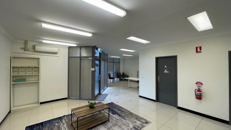 Click to view all images Unit 17/100 New Street Ringwood VIC 3134 - Image 3