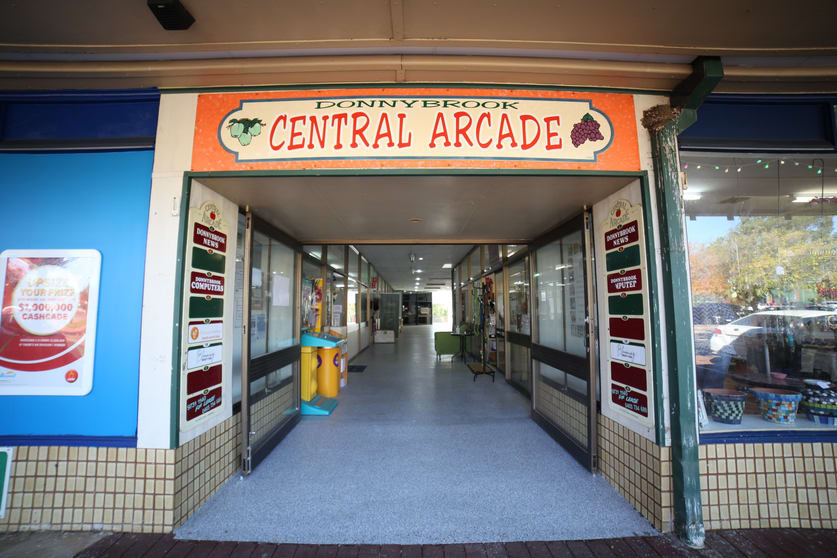 Click to view all images Shop 7/84-86 South Western Highway Donnybrook WA 6239 - Image 1