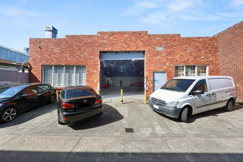Click to view all images 396 Neerim Road Carnegie VIC 3163 - Image 2