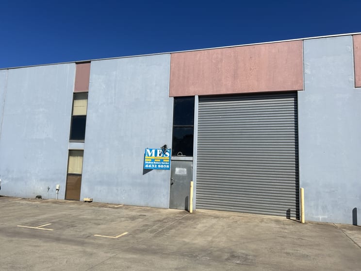 Click to view all images 2/59 Reserve Road Melton VIC 3337 - Image 1