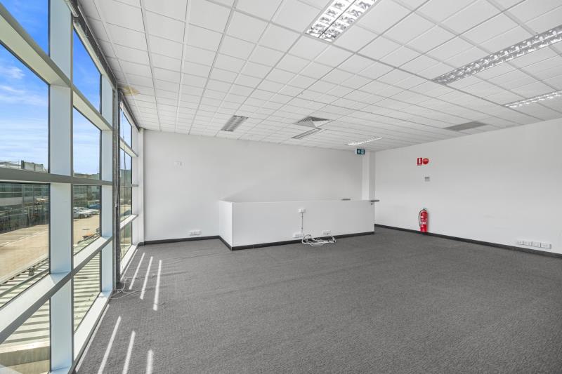 Click to view all images 29/3 Westside Ave Port Melbourne VIC 3207 - Image 2