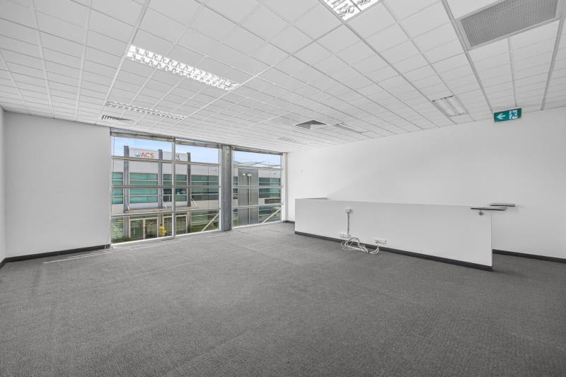 Click to view all images 29/3 Westside Ave Port Melbourne VIC 3207 - Image 3