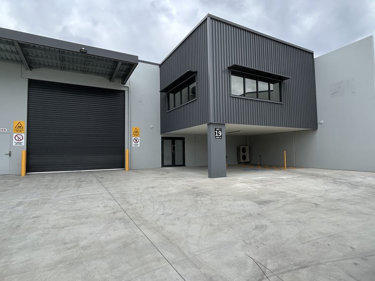 Click to view all images 2/19 Hook Street Capalaba QLD 4157 - Image 1