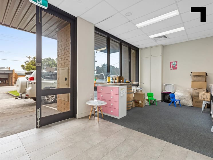 Click to view all images 36 Geddes Street Mulgrave VIC 3170 - Image 2