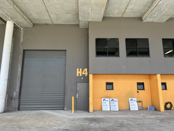 Click to view all images H4/5-7 Hepher Road Campbelltown NSW 2560 - Image 1