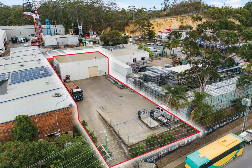 Click to view all images 32 Greg Chappell Drive Burleigh Heads QLD 4220 - Image 1