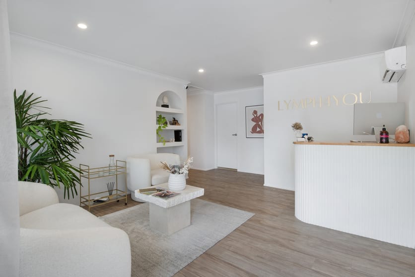 Click to view all images 2/6 Tedder Avenue Main Beach QLD 4217 - Image 1