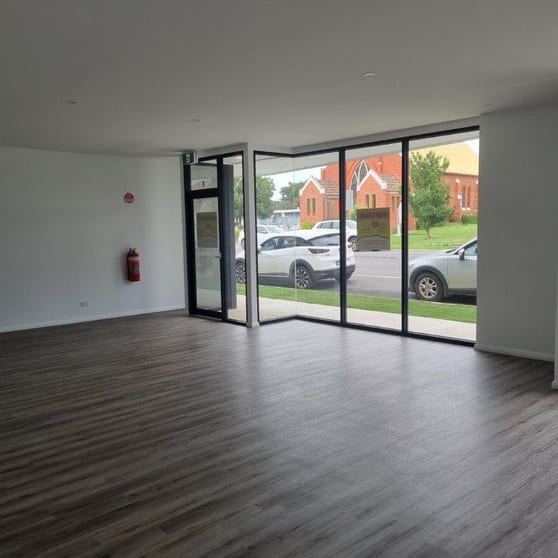 12 CRAWFORD STREET Seymour VIC 3660 - Image 2