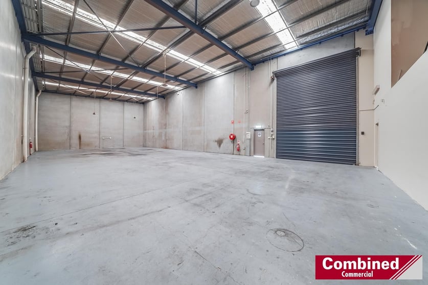 Click to view all images 4/51 Topham Road Smeaton Grange NSW 2567 - Image 1