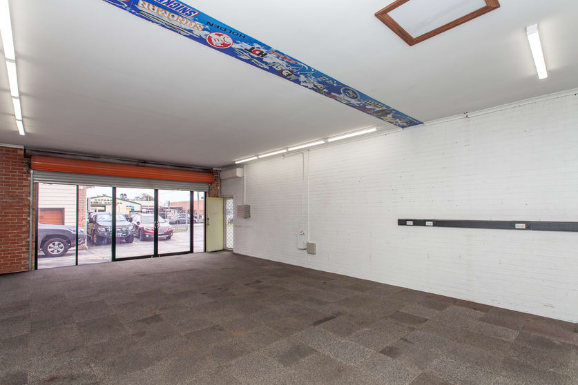3/17-19 Industrial Road Oak Flats NSW 2529 - Image 1