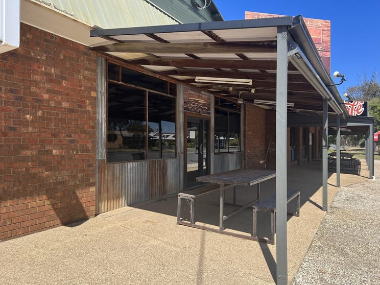 Click to view all images 31-33 Beek Street Katamatite VIC 3649 - Image 2