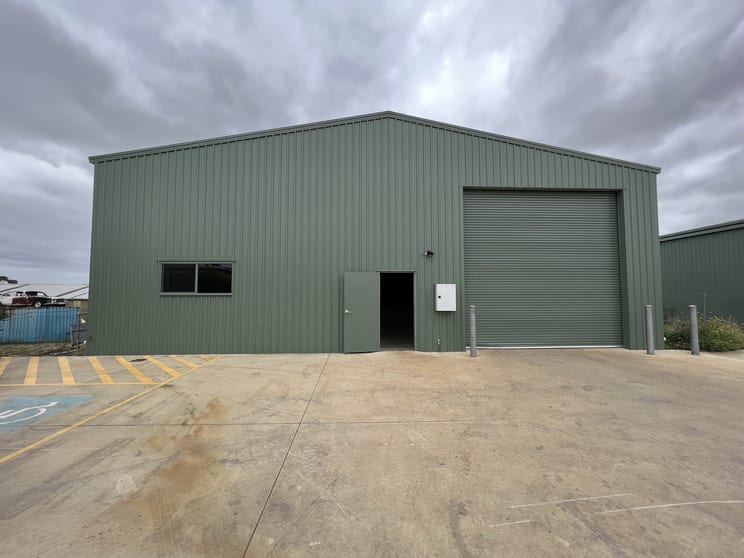 Click to view all images 6A Osborne St Maddingley VIC 3340 - Image 2