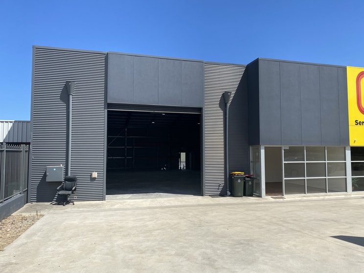Click to view all images 222 Bridge Road Pooraka SA 5095 - Image 2