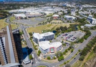 Click to view all images 4/2 Waterfront Place Robina QLD 4226 - Image 3
