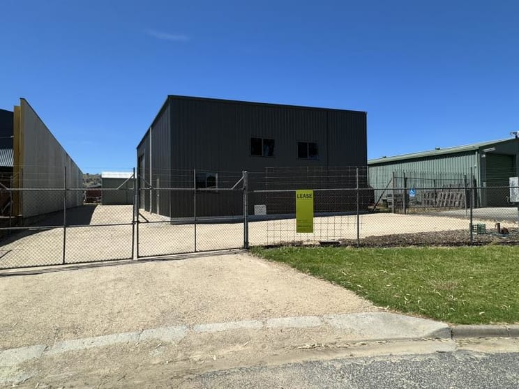 Click to view all images 6 Mores Court Wodonga VIC 3690 - Image 2