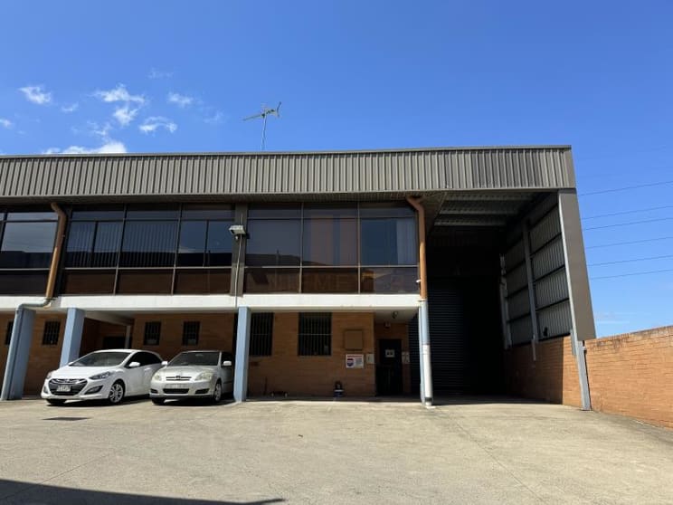 Click to view all images Unit 3/3 Jayelem Crescent Padstow NSW 2211 - Image 2