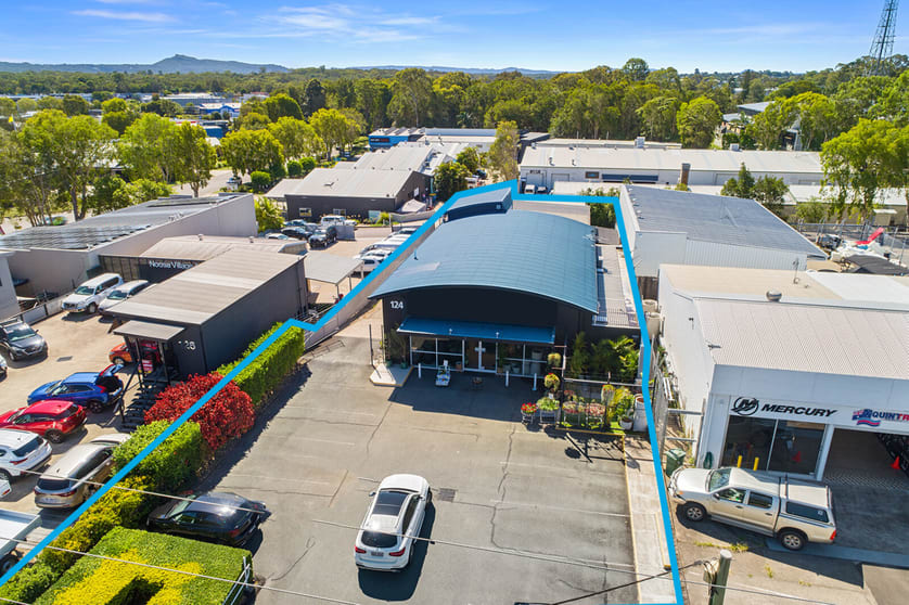 Click to view all images 124 Eumundi Road Noosaville QLD 4566 - Image 2
