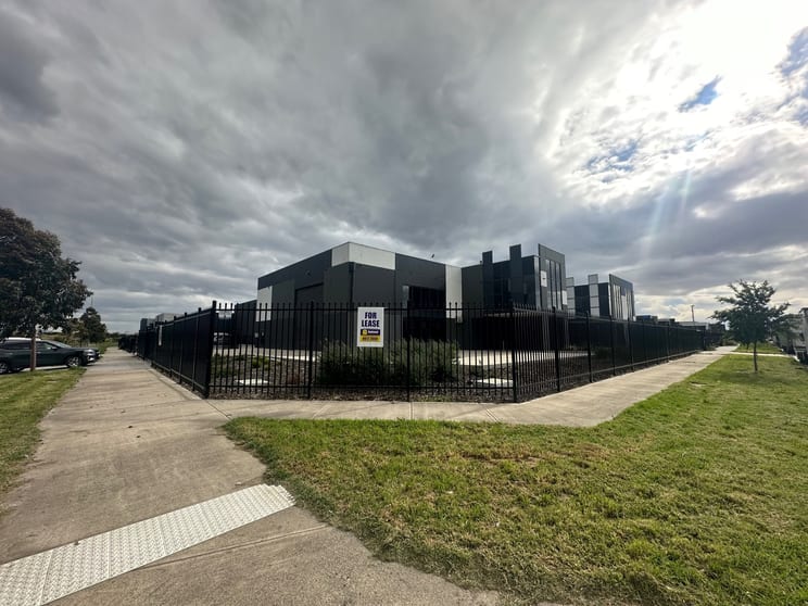 Click to view all images 16 Quinlan Drive Epping VIC 3076 - Image 1