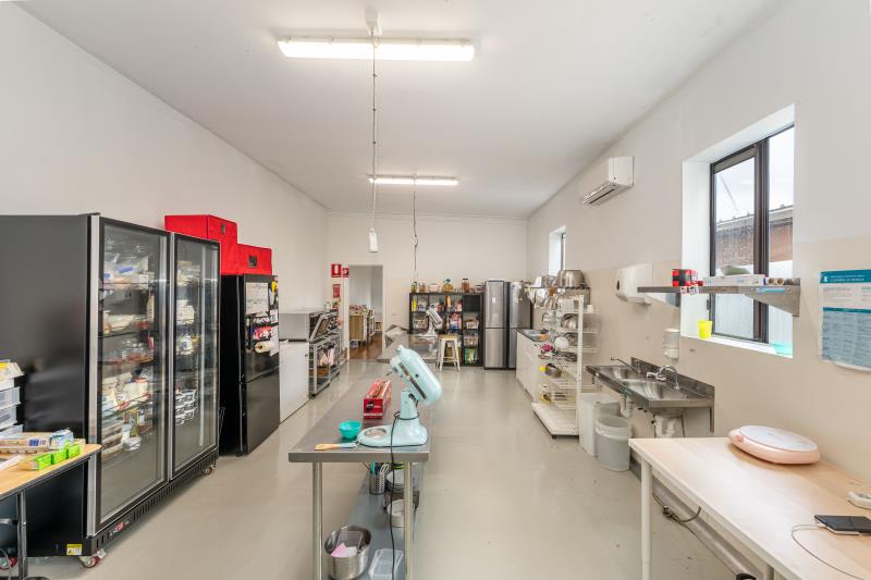 Click to view all images 11 Park Road Surrey Hills VIC 3127 - Image 2